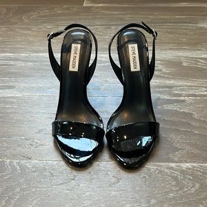 Steve Madden black patent leather sling back pump